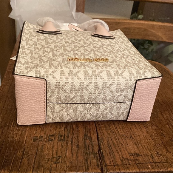 Michael Kors Mercer XS Logo & Leather Crossbody Shopper Bag NWT/NIP - Picture 6 of 10